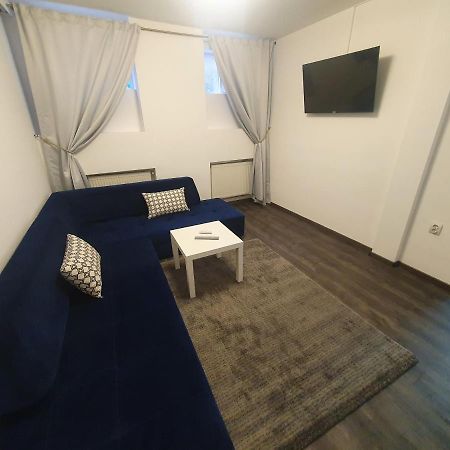 3 Rooms Cinema Garden Parking House Bucharest Exterior photo